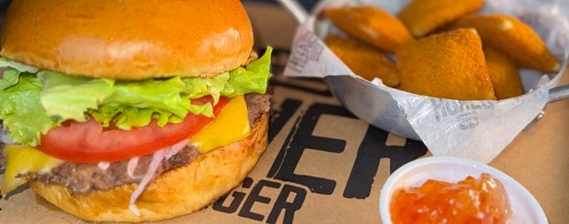 Combo: Hambúrguer + Porção + Refri ou Cookie